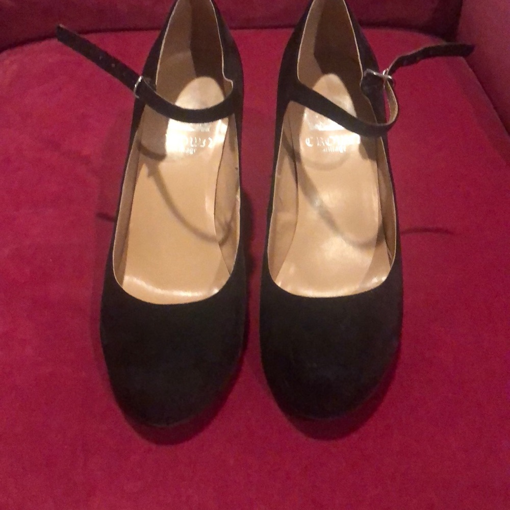 Black high heel shoes
